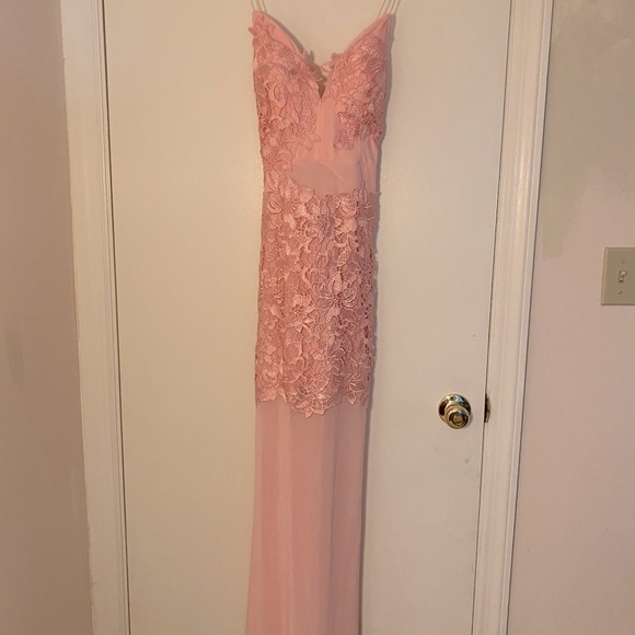 Dresses & Skirts - MEDIUM formal dress with flower design